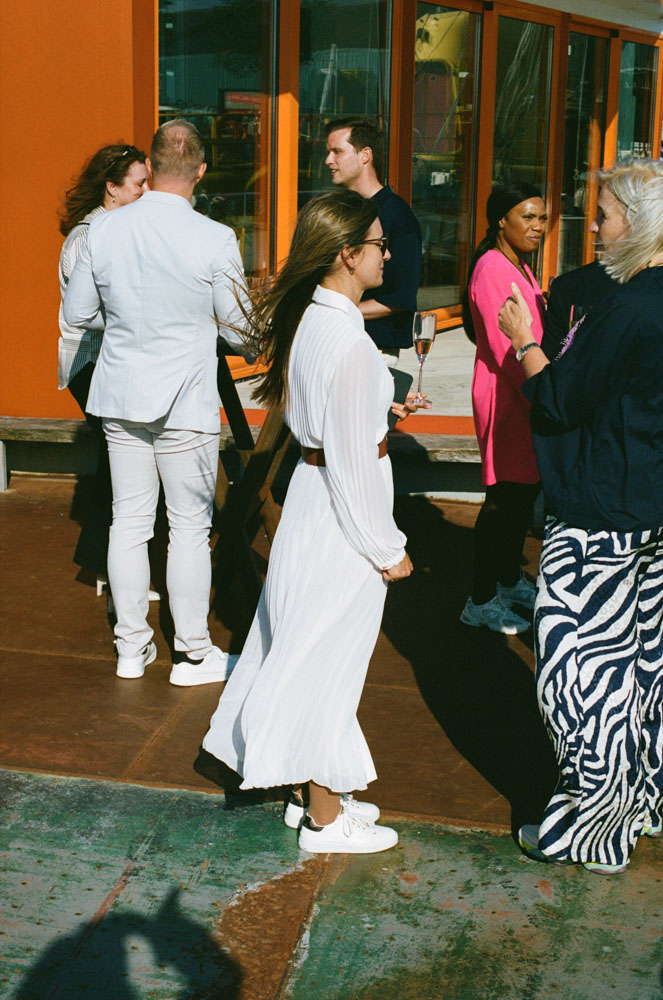 DH24 CE Amsterdam Travelpro15