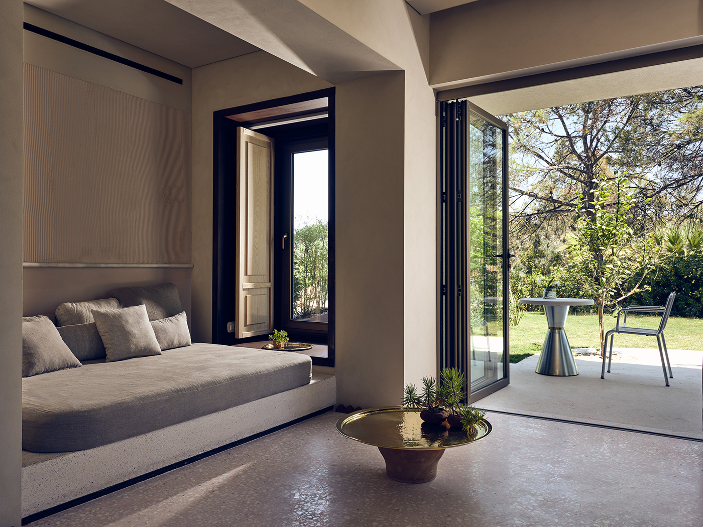 Ekies Suite With Garden V3 R 06