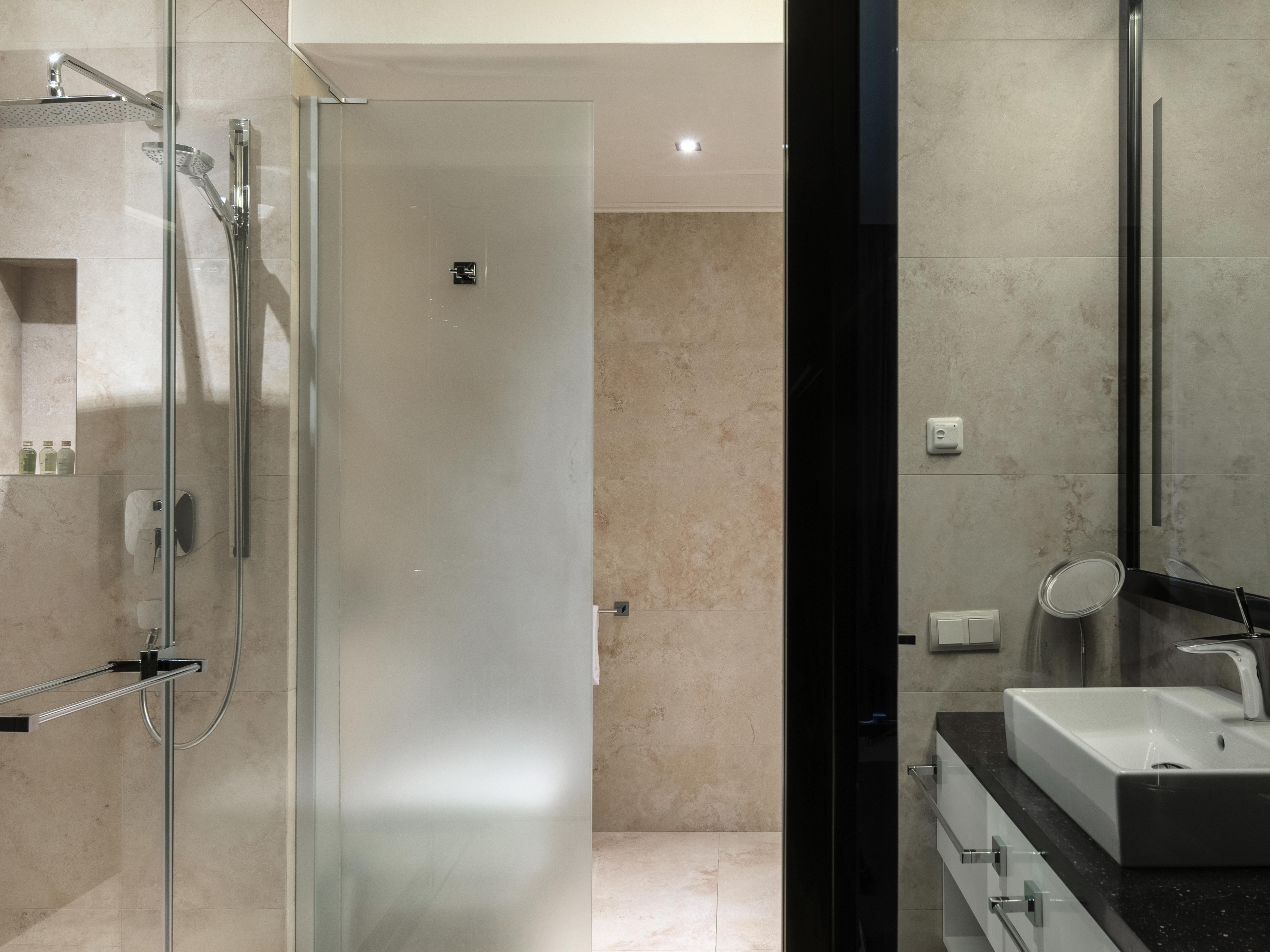 11 Mirrors Rooms in Kiev