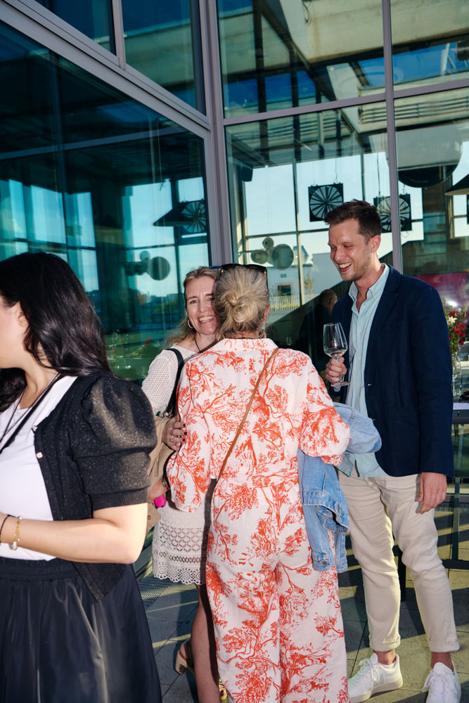 DH24 SALES CE Munich Travelpro16