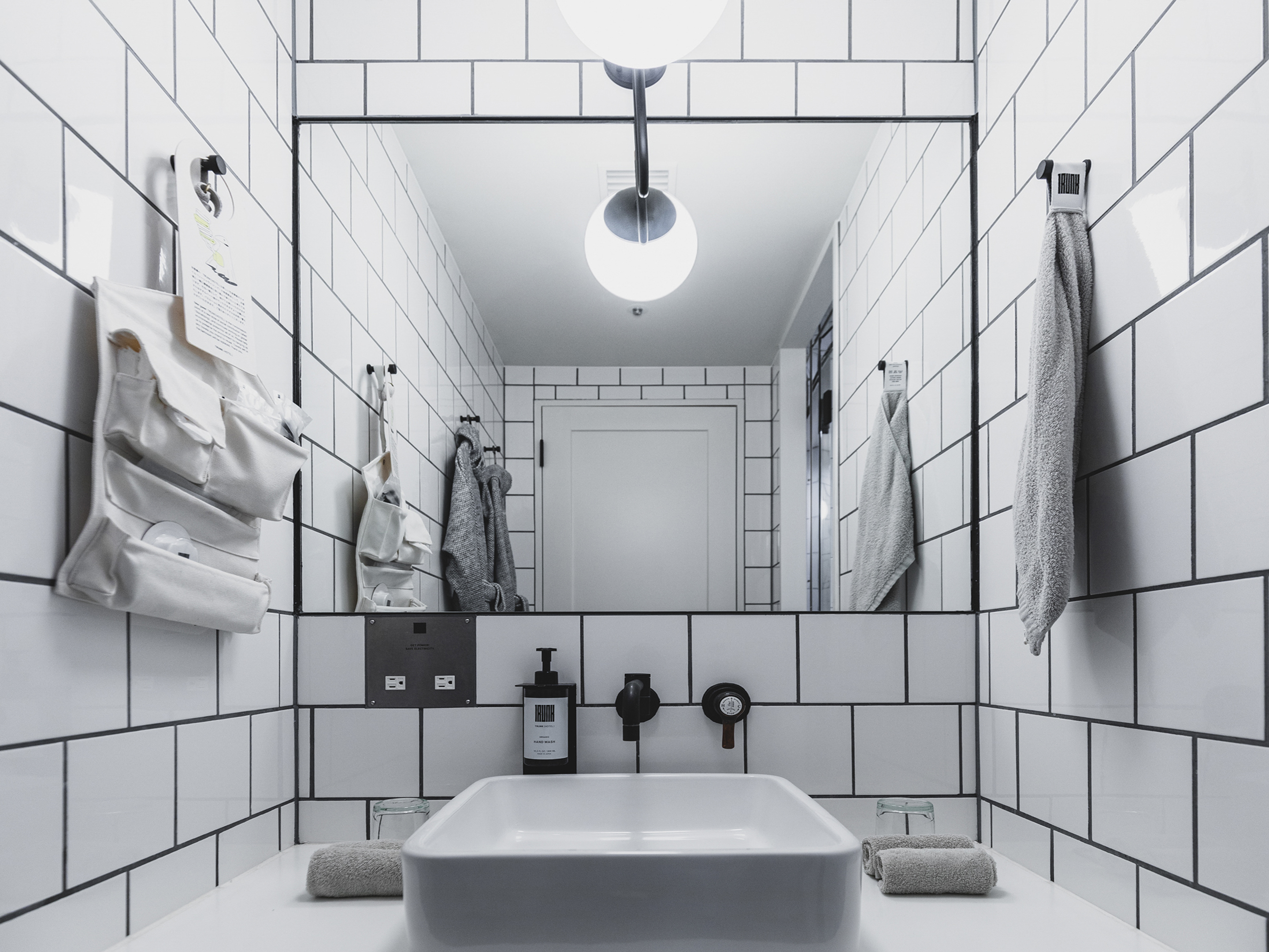 Trunk Hotel Living Suite R 07