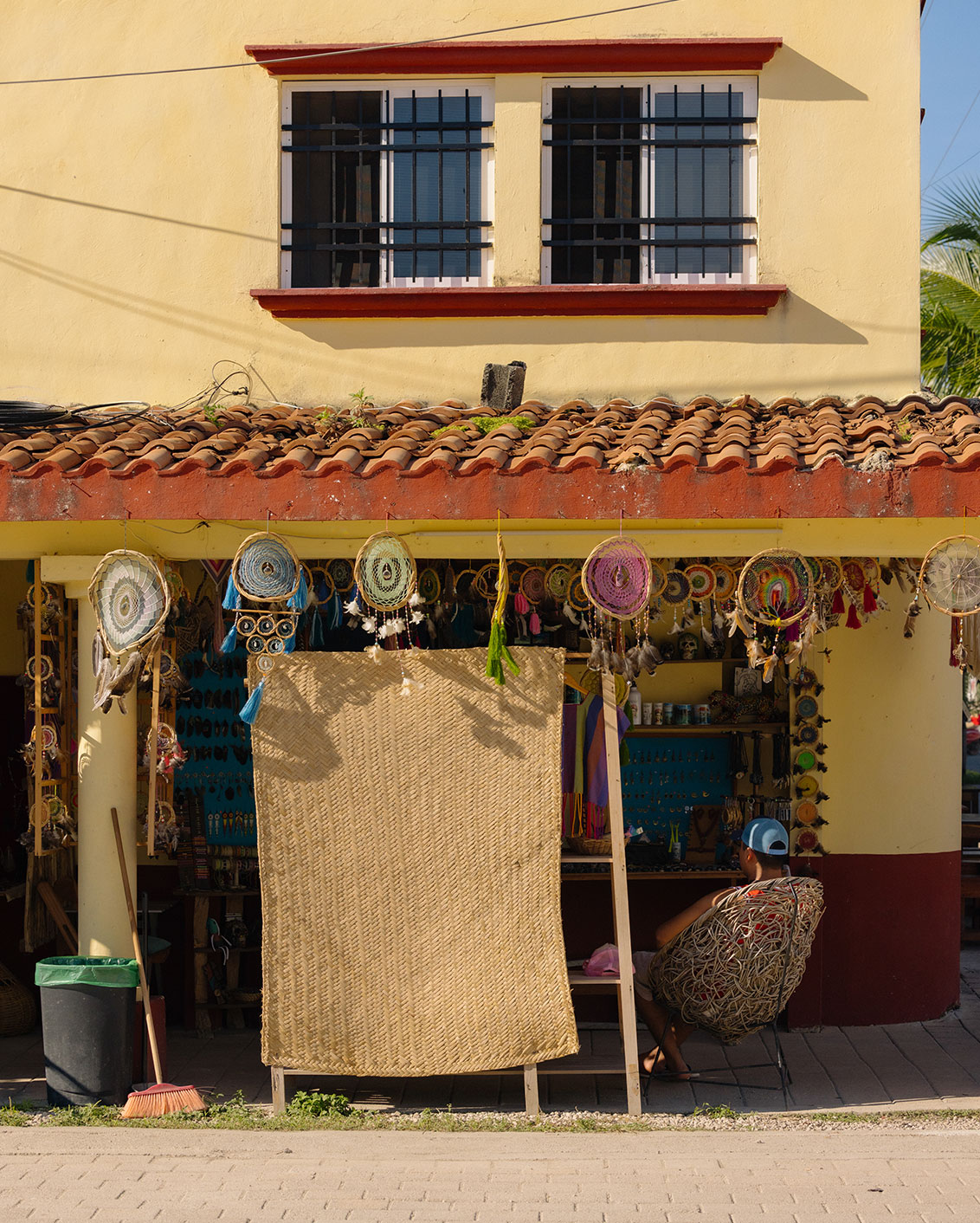 009 Rodrigo Juarez Portrait Bacalar Town Shop Edit
