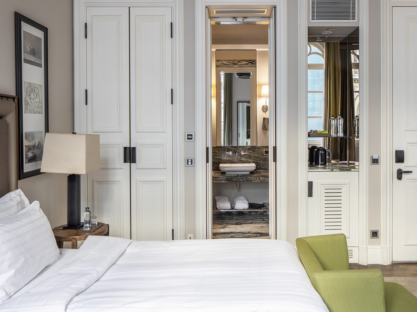 Bank Hotel Istanbul Deluxe Twin Room R 08