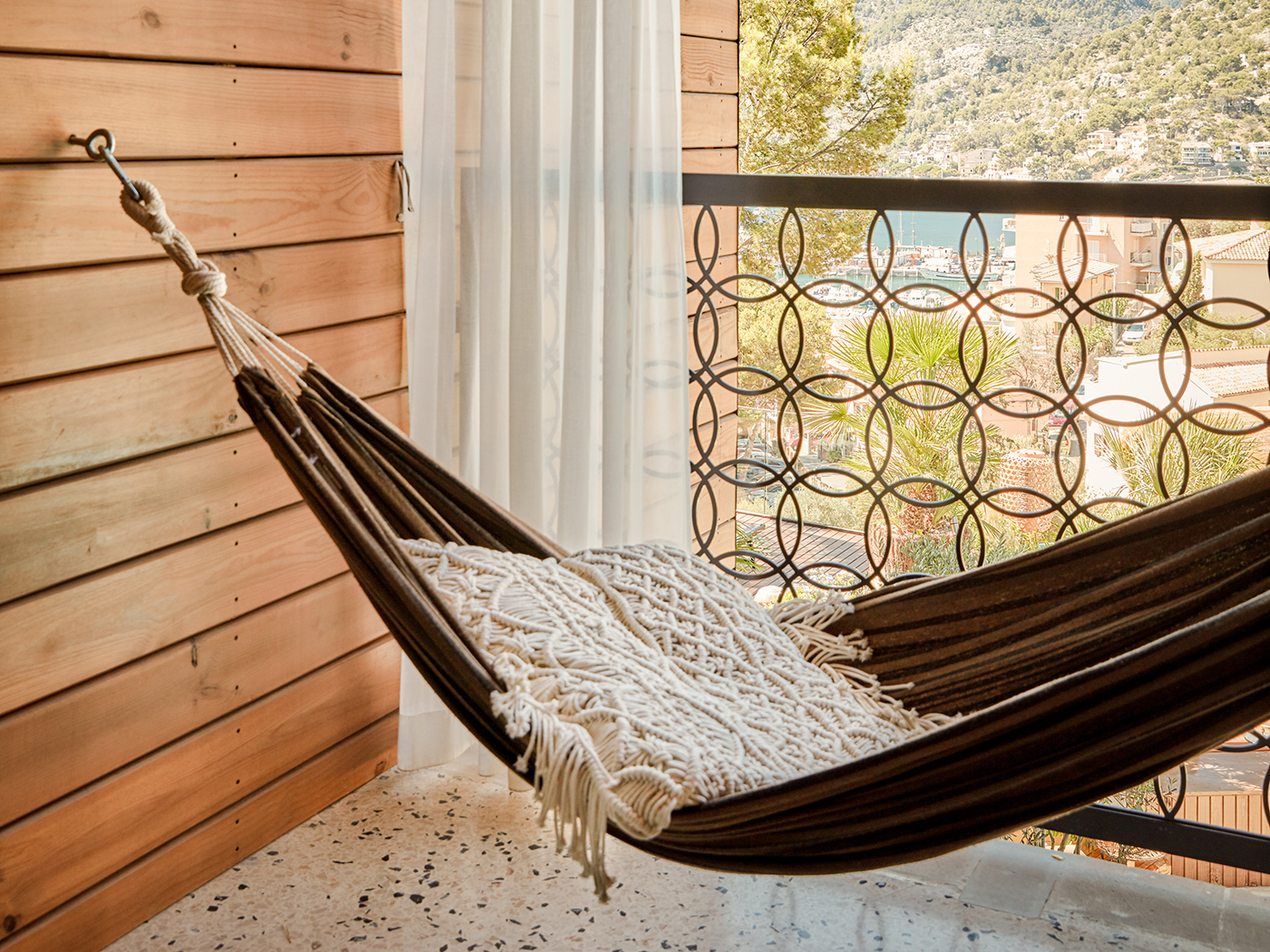 Bikini Island Bay House Room R V2 01