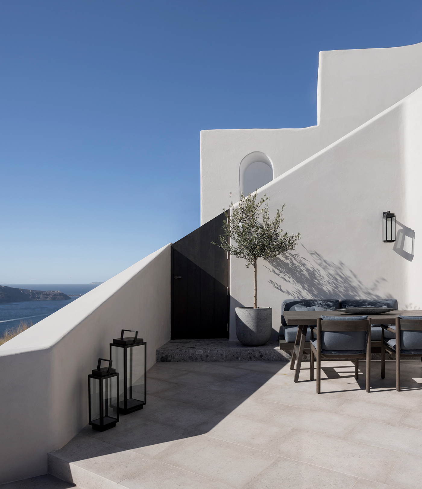 Design Series K Studio Vora Terrace Dining Table 02 002