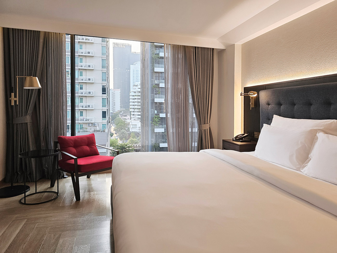 Public House Bangkok Uptown King R V2 01