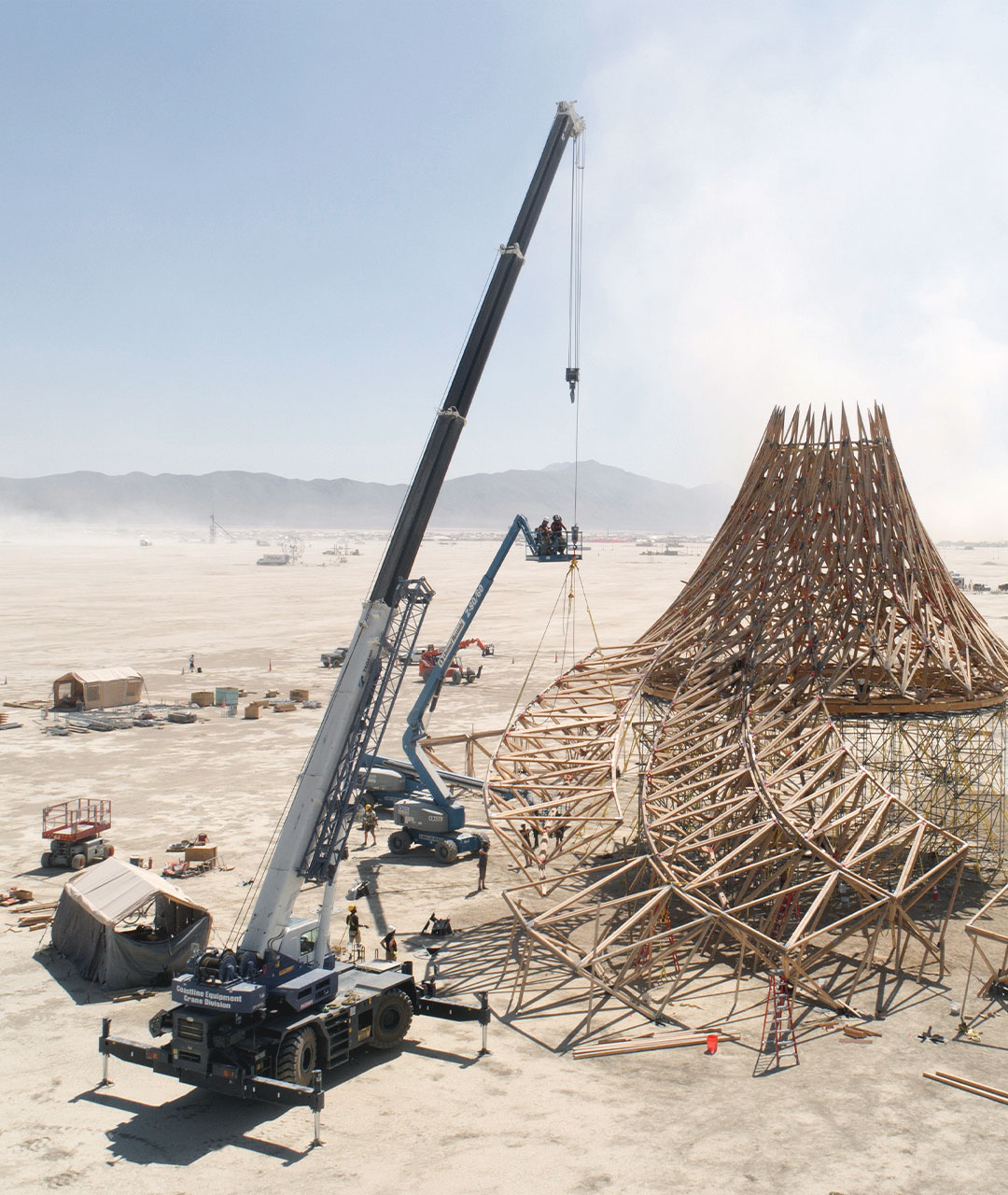 5D9db12574e7f5194beec5e9 Arthur Mamou Mani 04