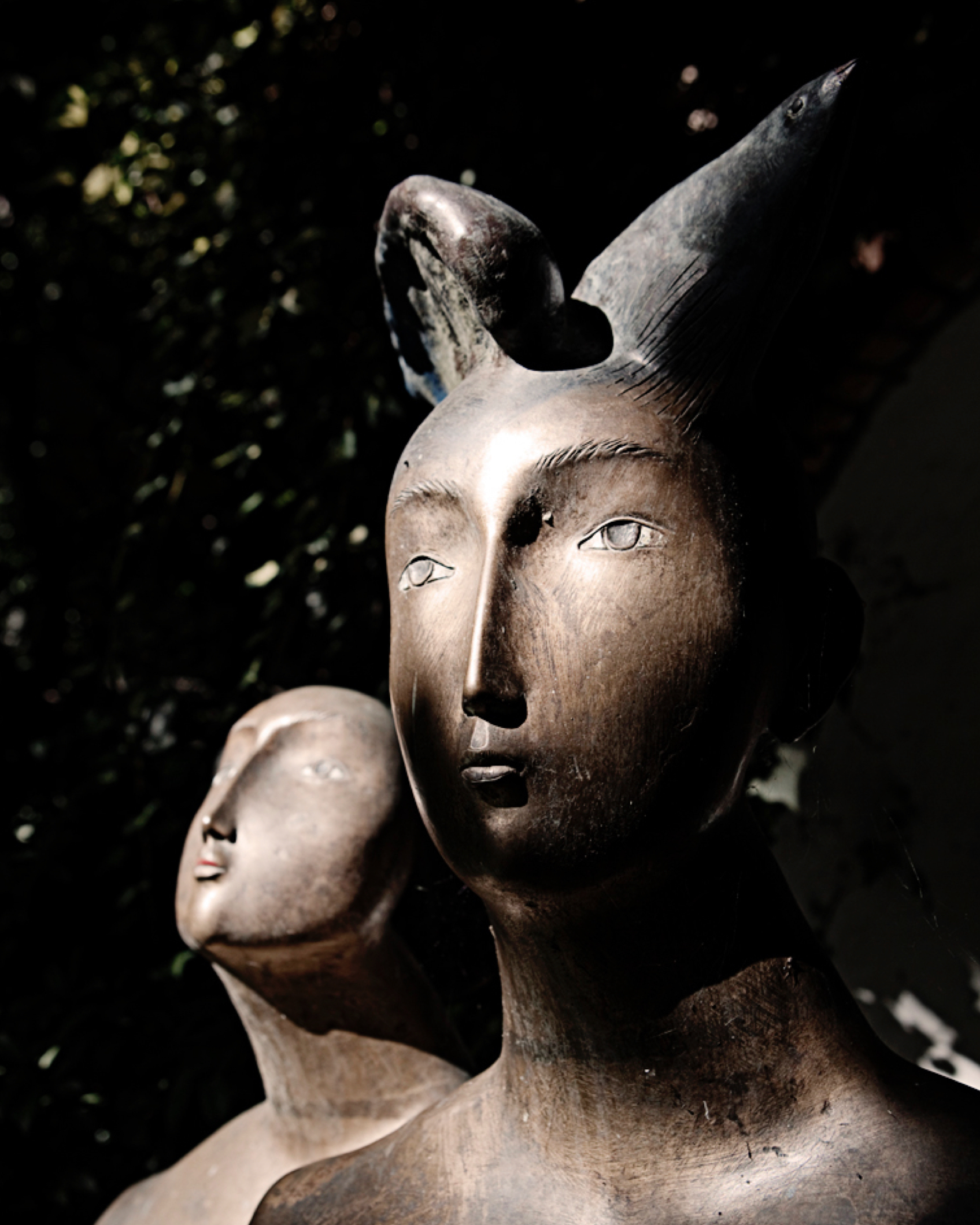 005 Hotel Greif Statues