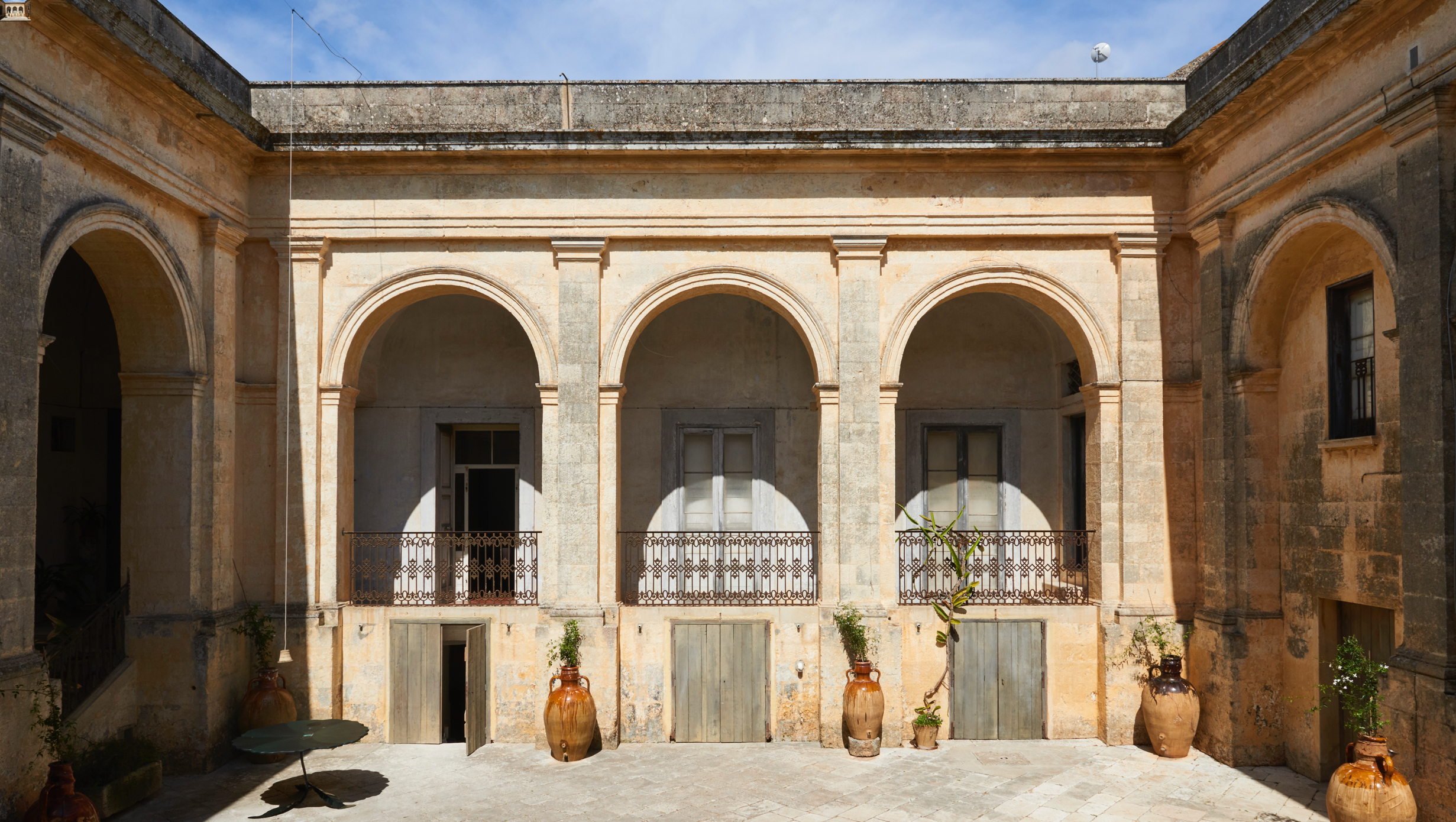 002 Palazzo Daniele Courtyard