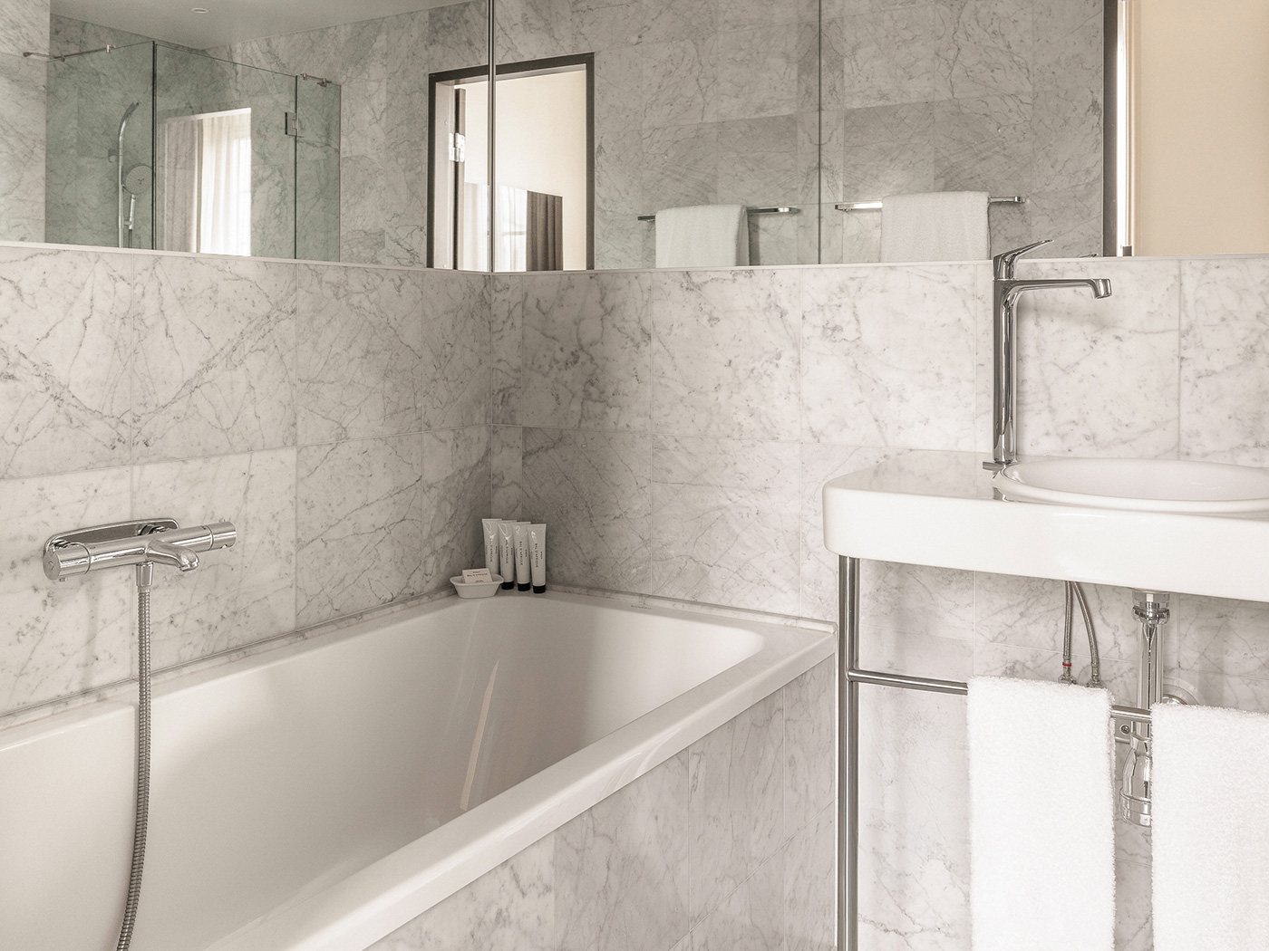 Nobis Stockholm Junior Suite R 05