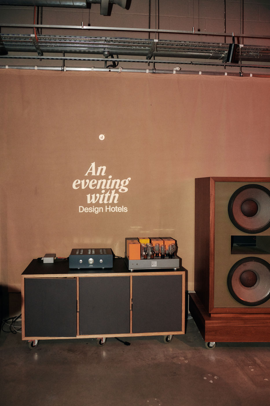 DH24 CE London Travelpro 08