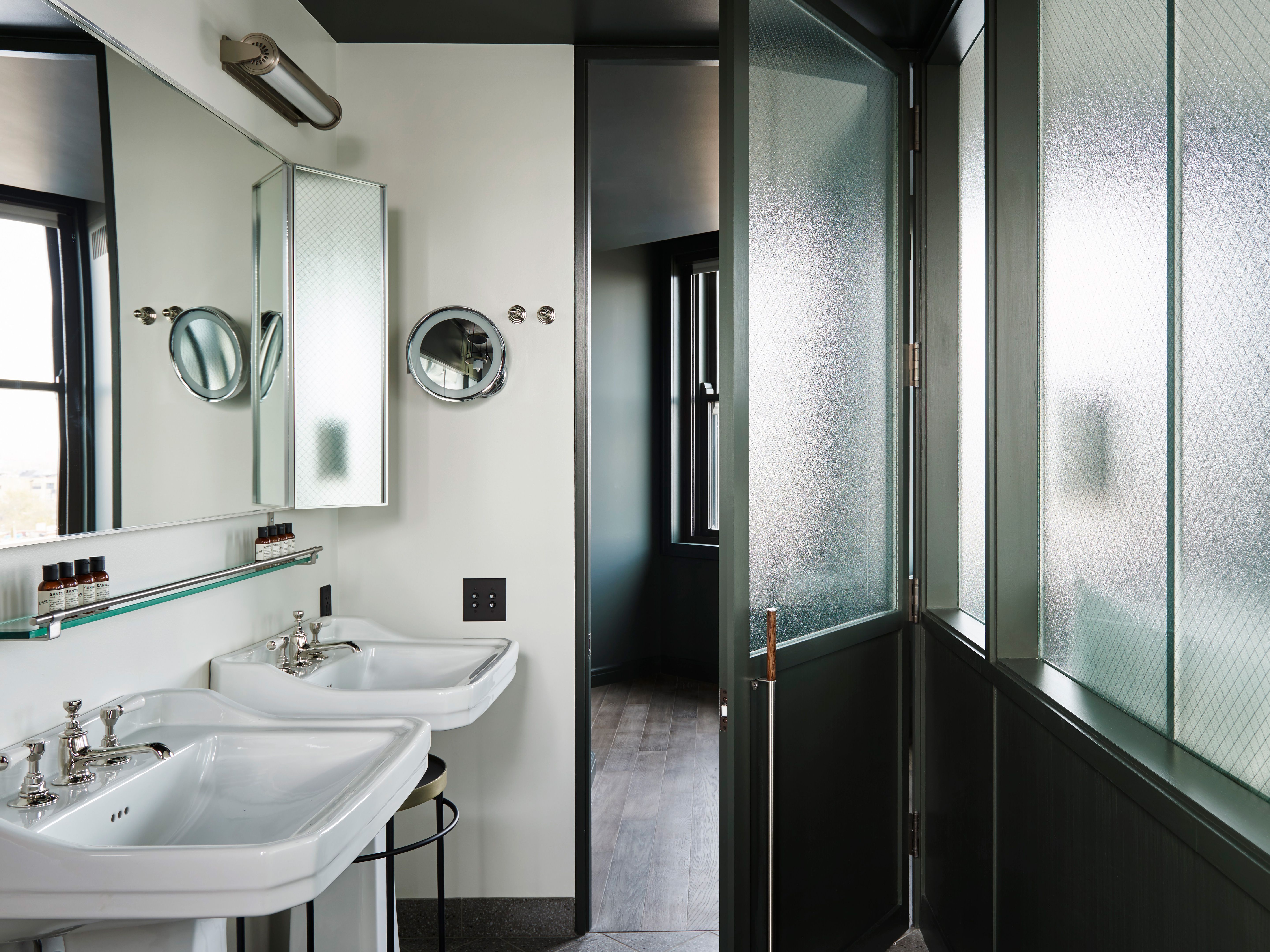 The Robey Sinks in Chicago