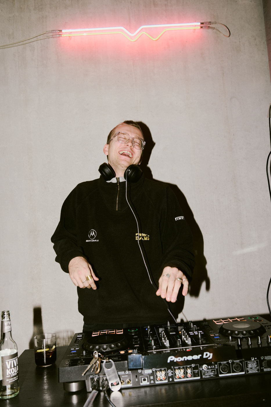 DH24 SALES AEW Geneva Travelpro 17