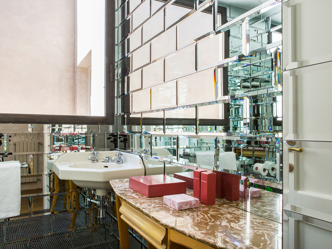 G Rough Pasquino Suite Plus R 06