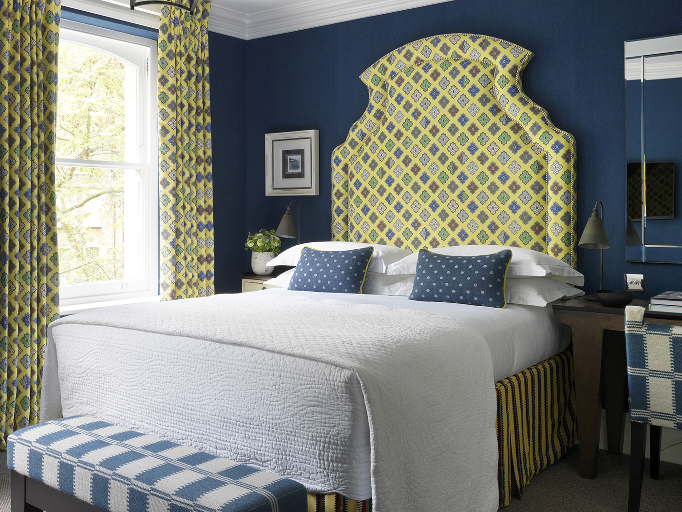 Knightsbridge Hotel Luxury Room V2 R 01