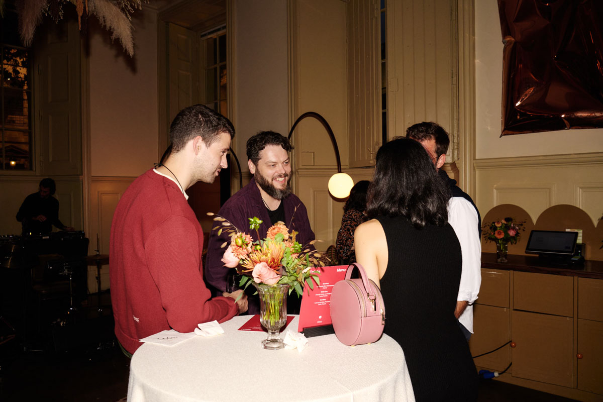 DH24 SALES S London Travelpro 09