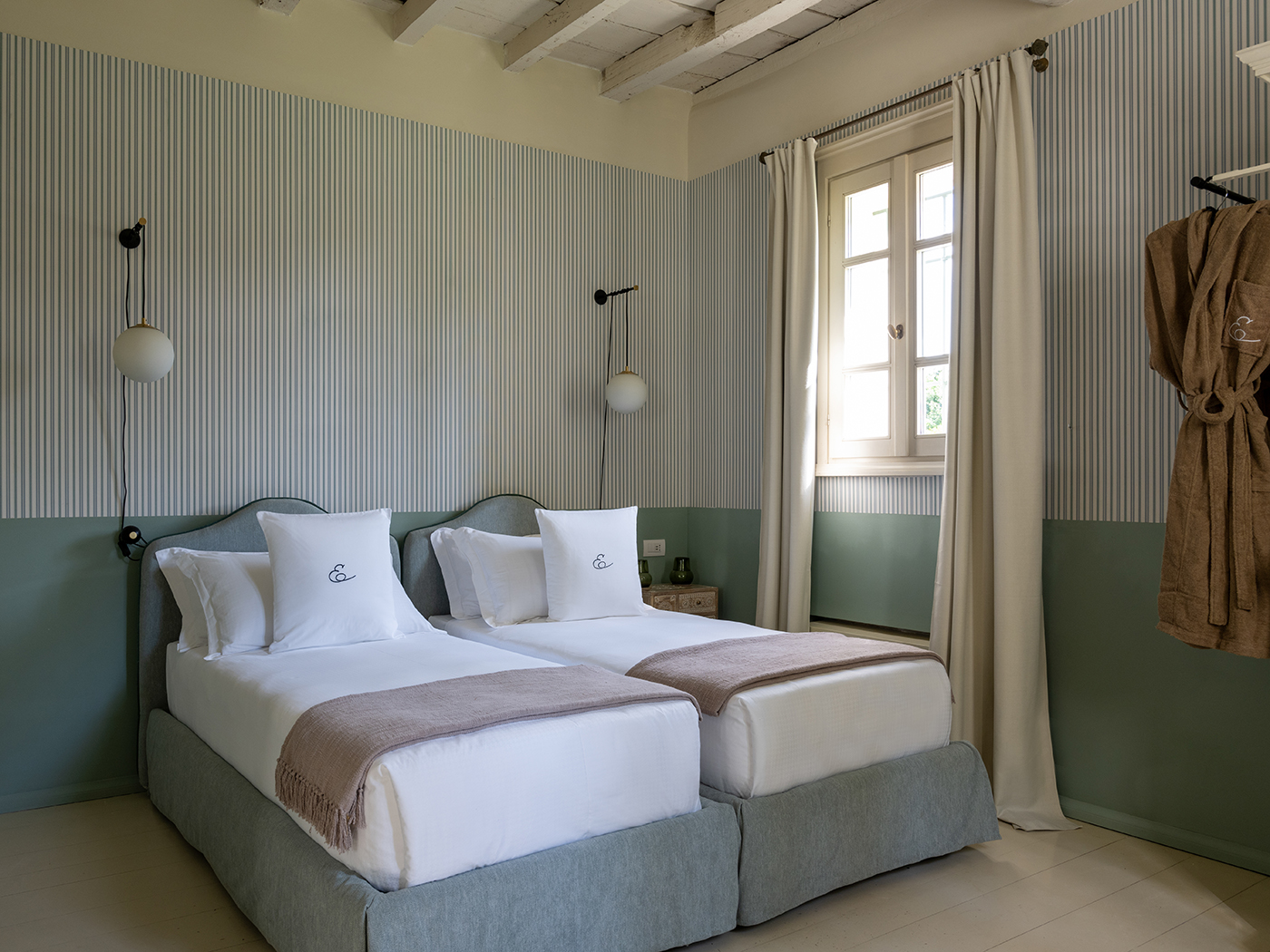 Elizabeth Country House Initiale R 02