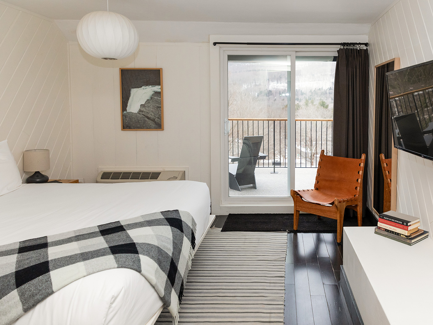 Scribners Catskill Lodge Mountain King With Bench R 01