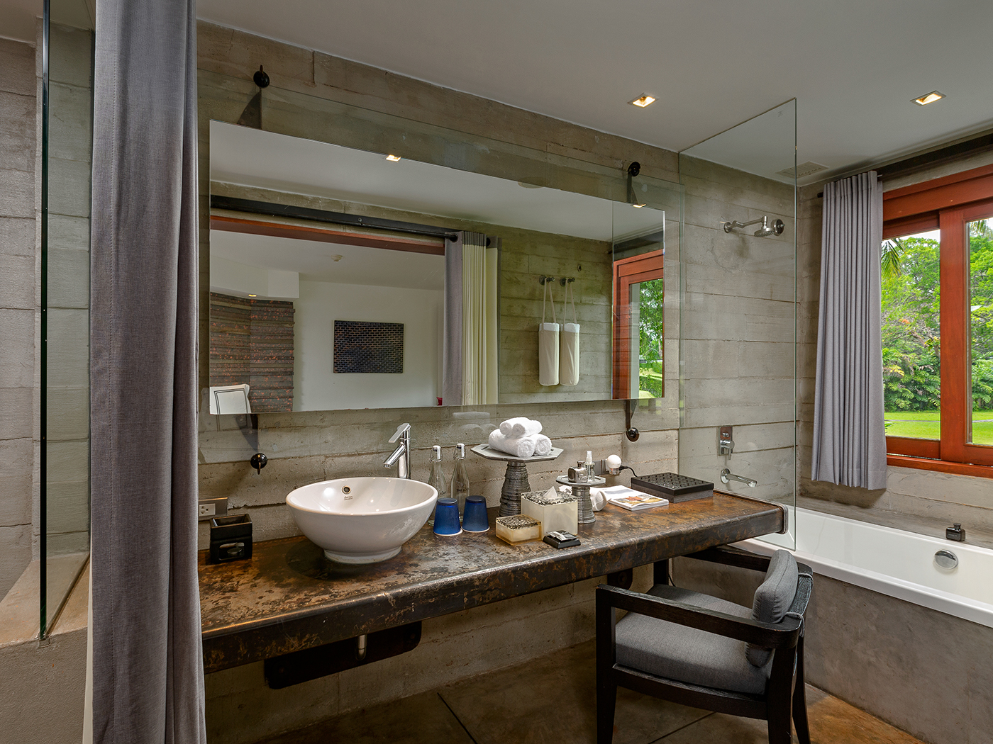 The Slate Indigo Studio V5 R 03