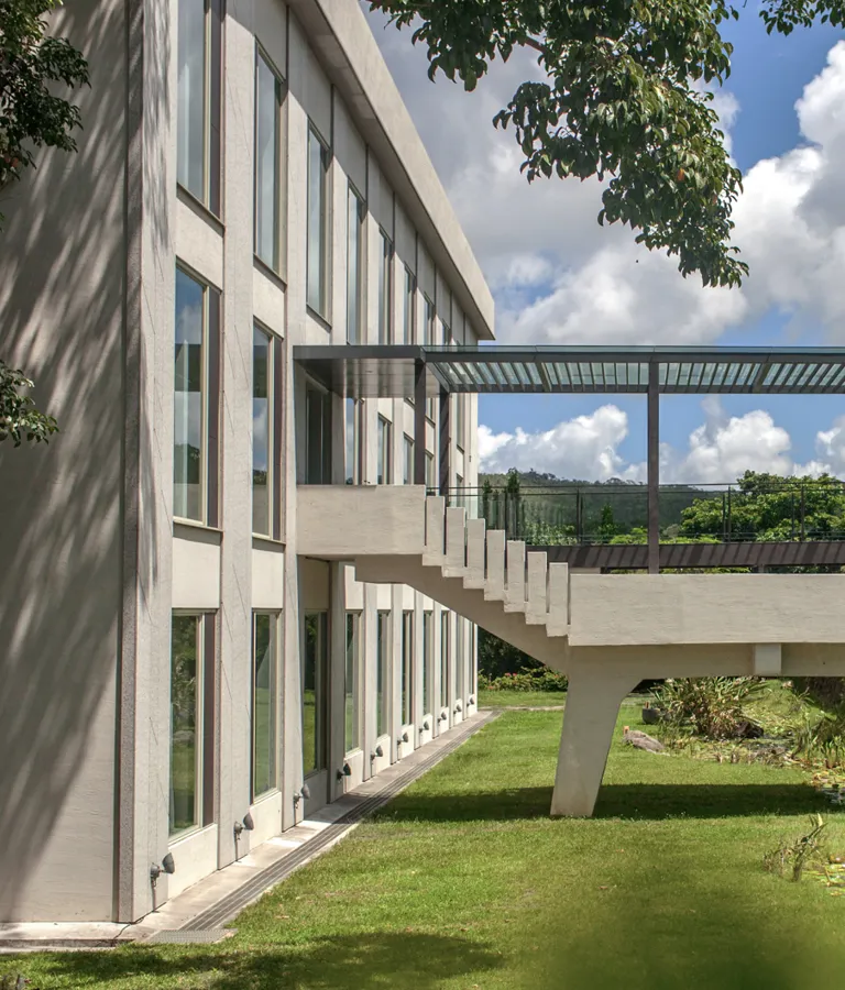 Gloria Manor Architecture