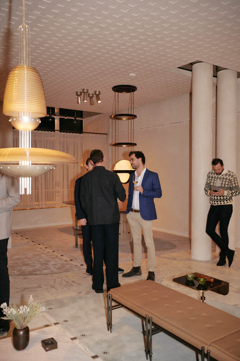 DH SALES23 CE London Apparatus 08