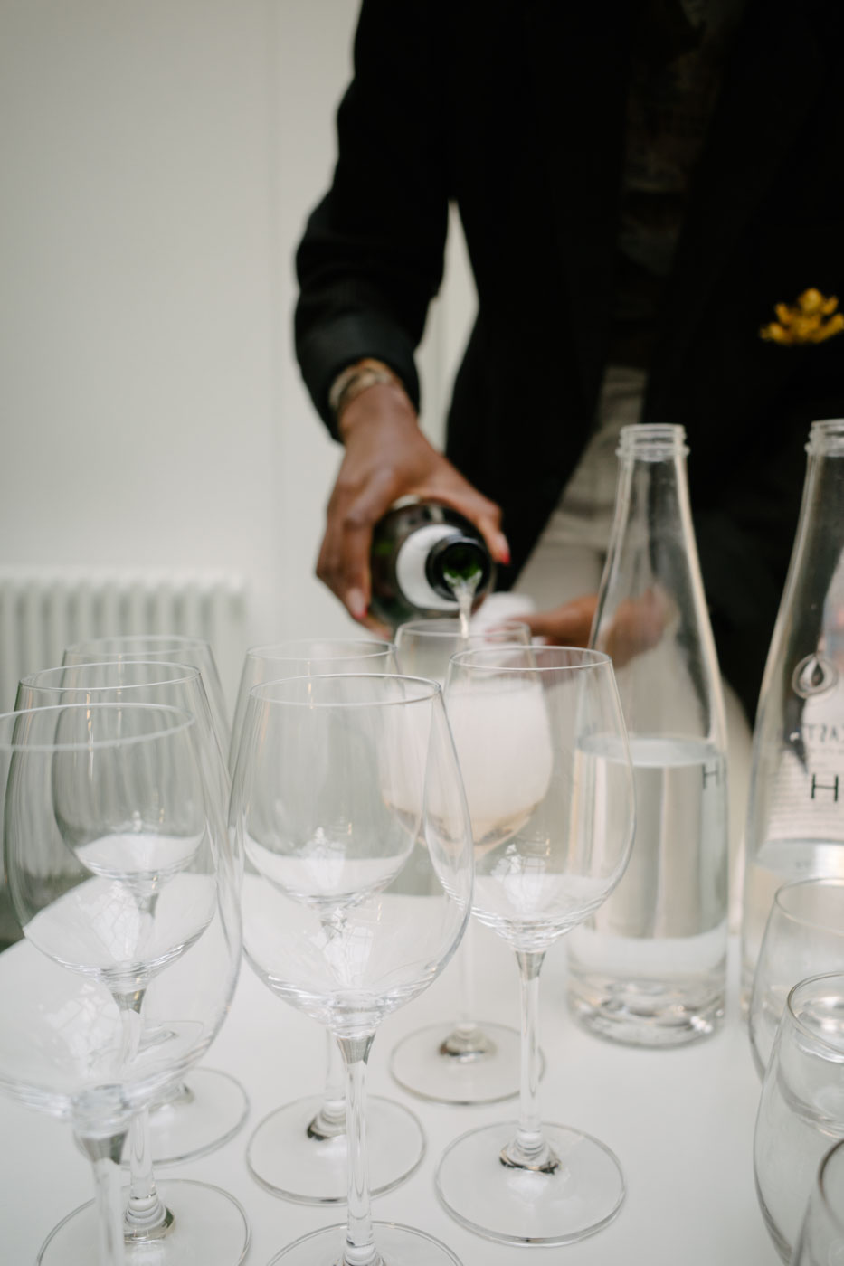 DH24 SALES CE Paris Travelpro 19