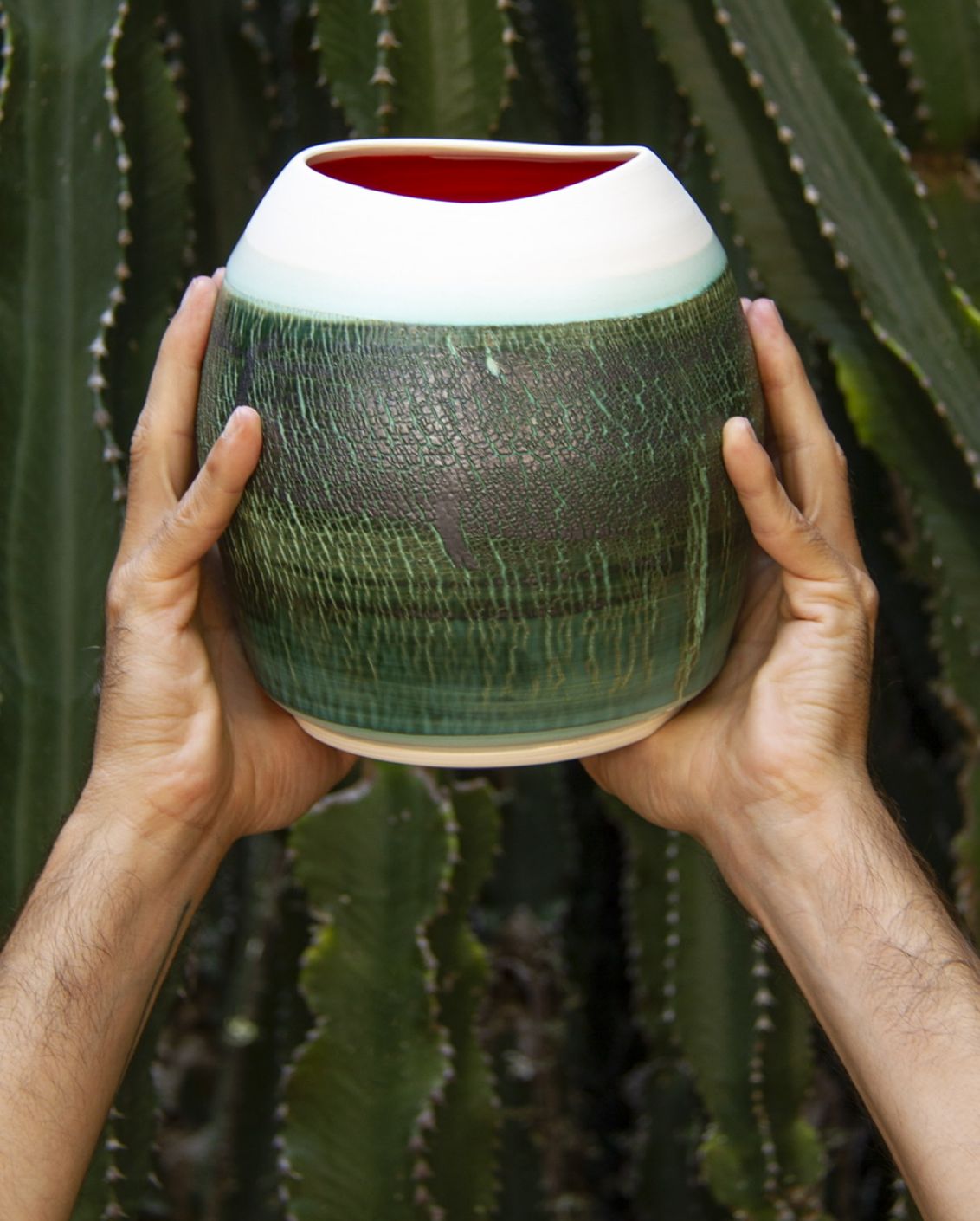 14 Chiara Ferrari Mallorca Creatives Roberto Paparkone Vase 2