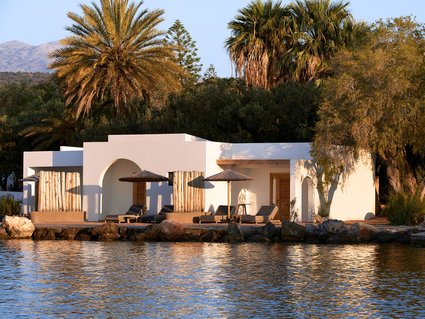 Minos Beach Waterfront Bungalow V3 R 01