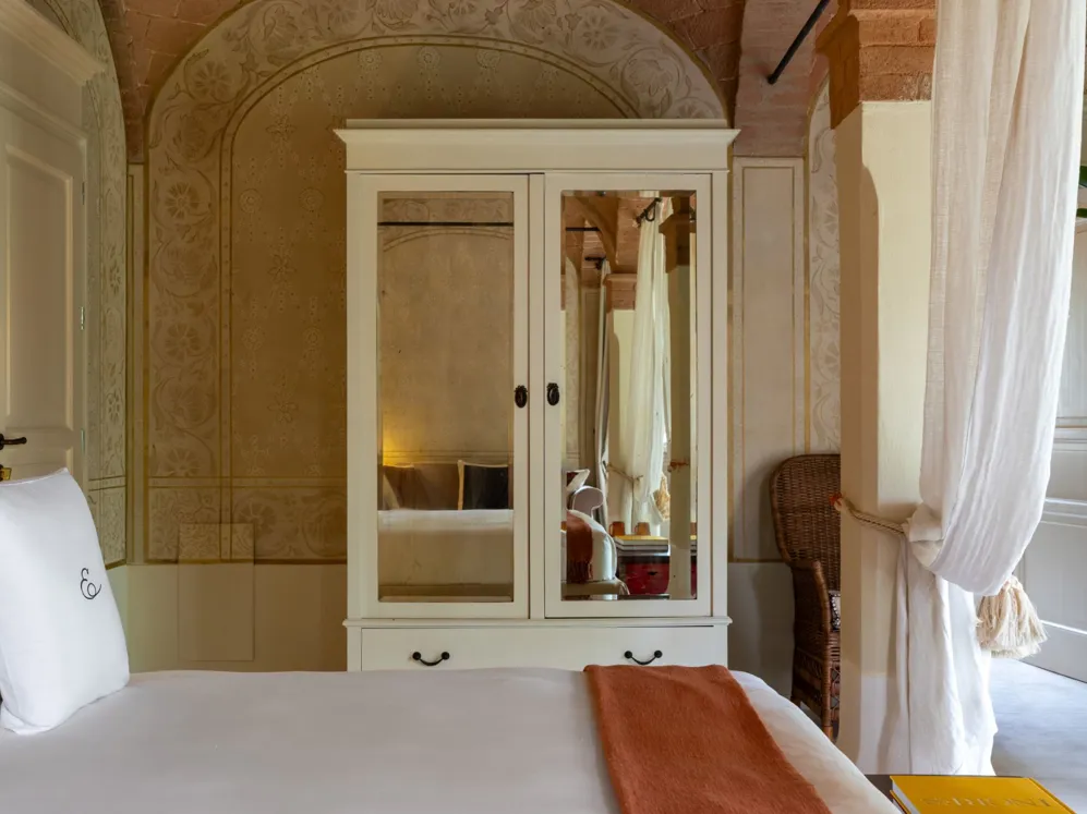 01 DH Sneak Peak Elizabeth Country House KV