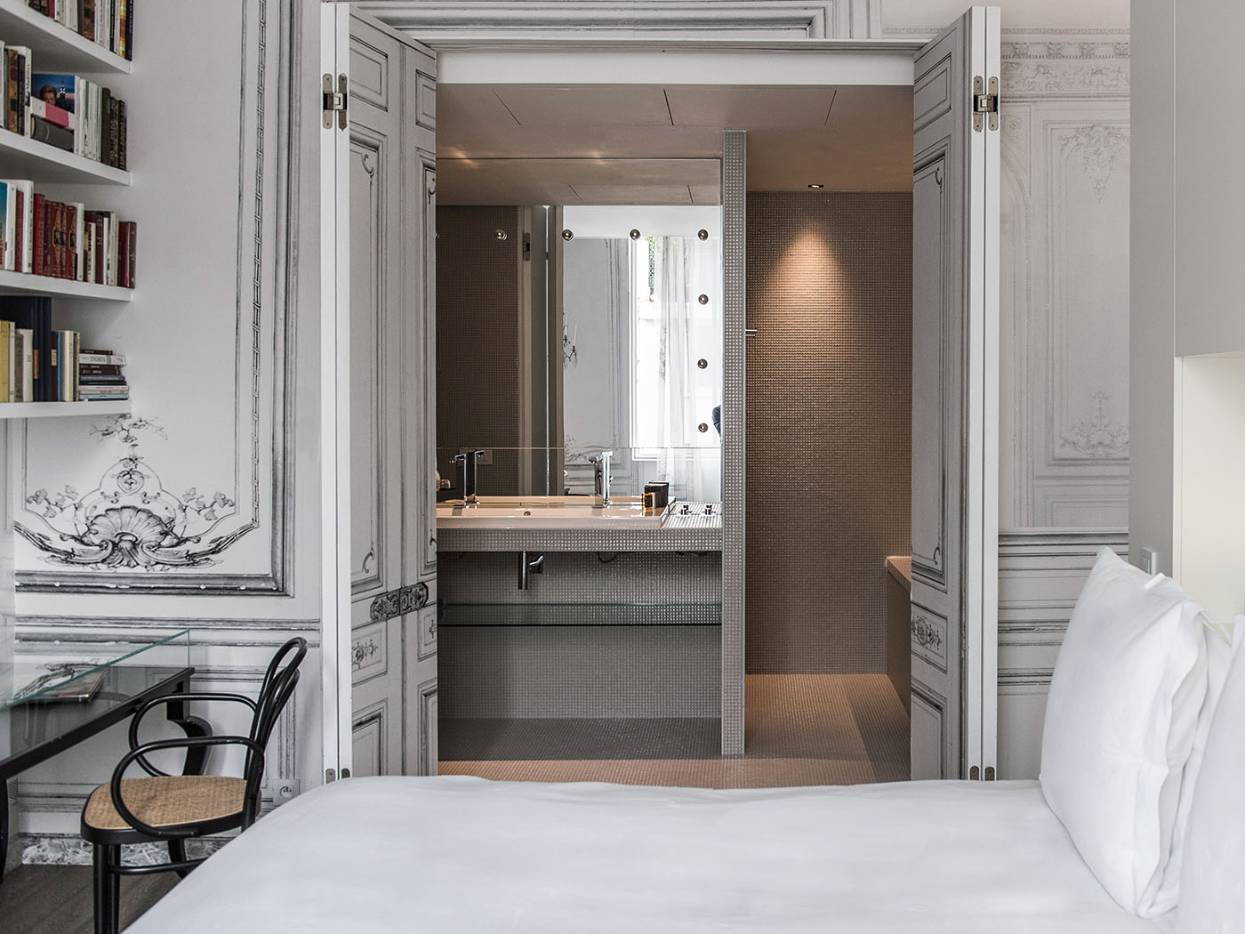 La Maison Champs Elysees Guilded Lounge Suite R 02