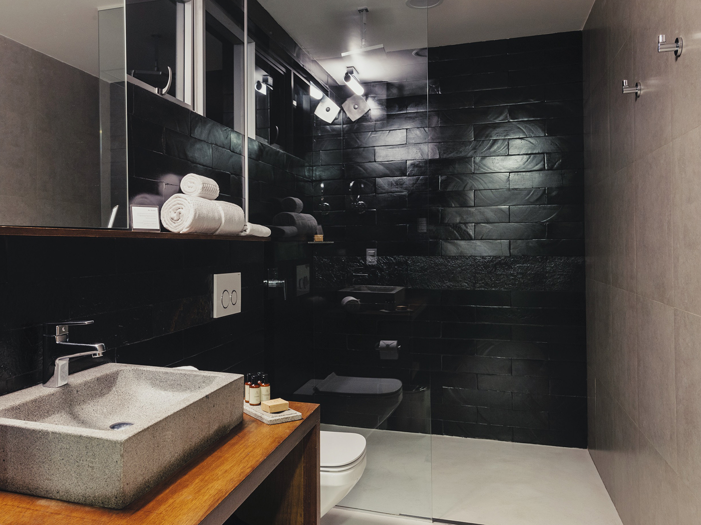 Atix Hotel Deluxe Room V2 R 06