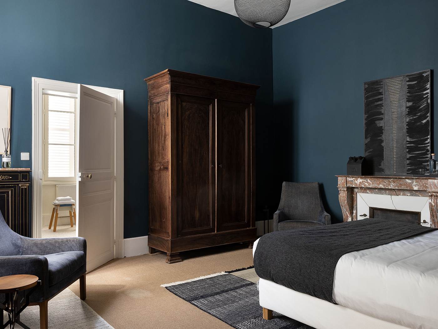 Chateau De La Resle Room Irancy V2 R 02