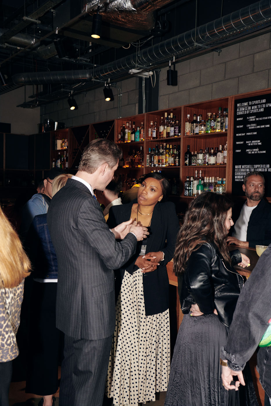 DH24 CE London Travelpro 12