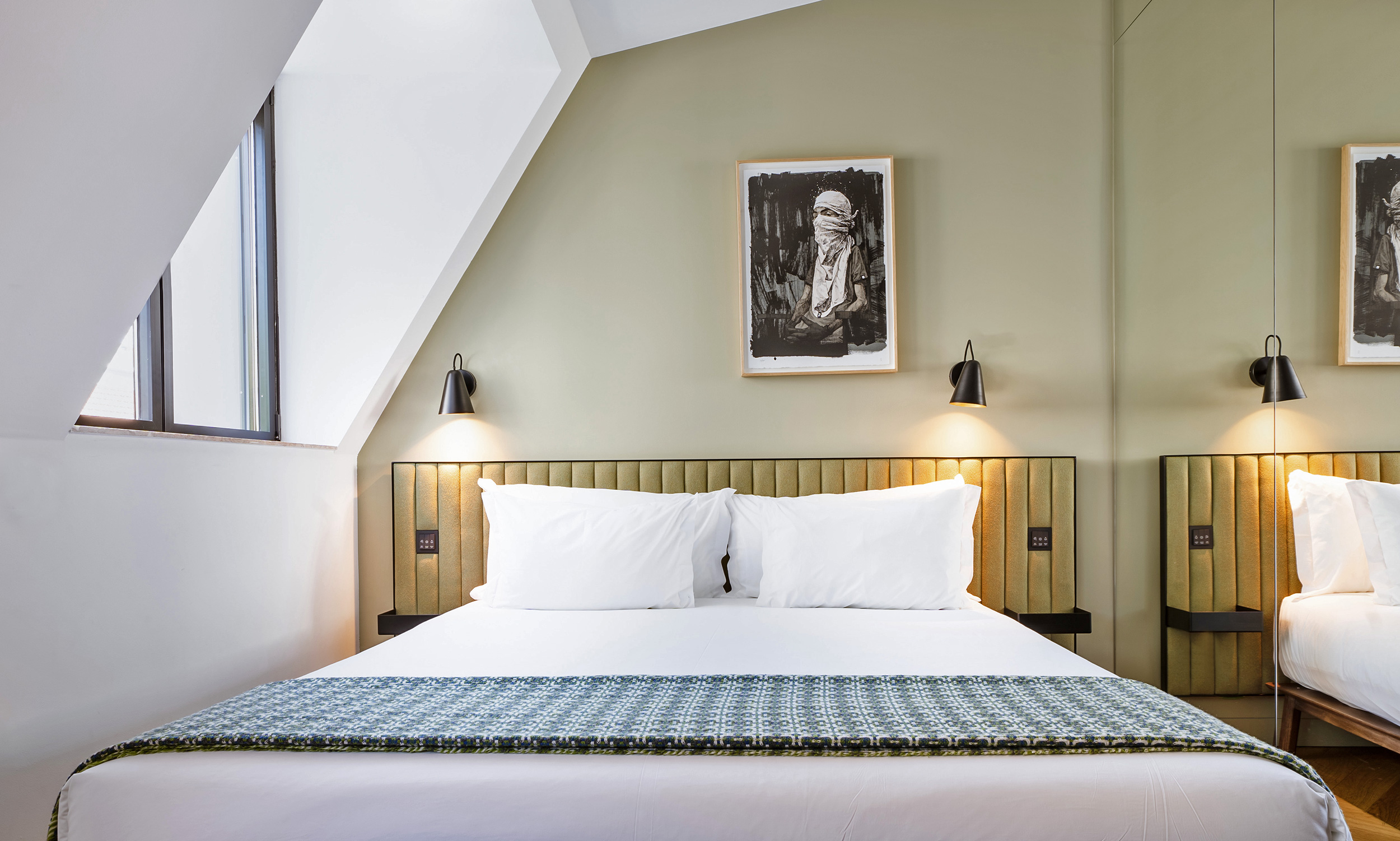 G 12 Hotel Hotel (1)