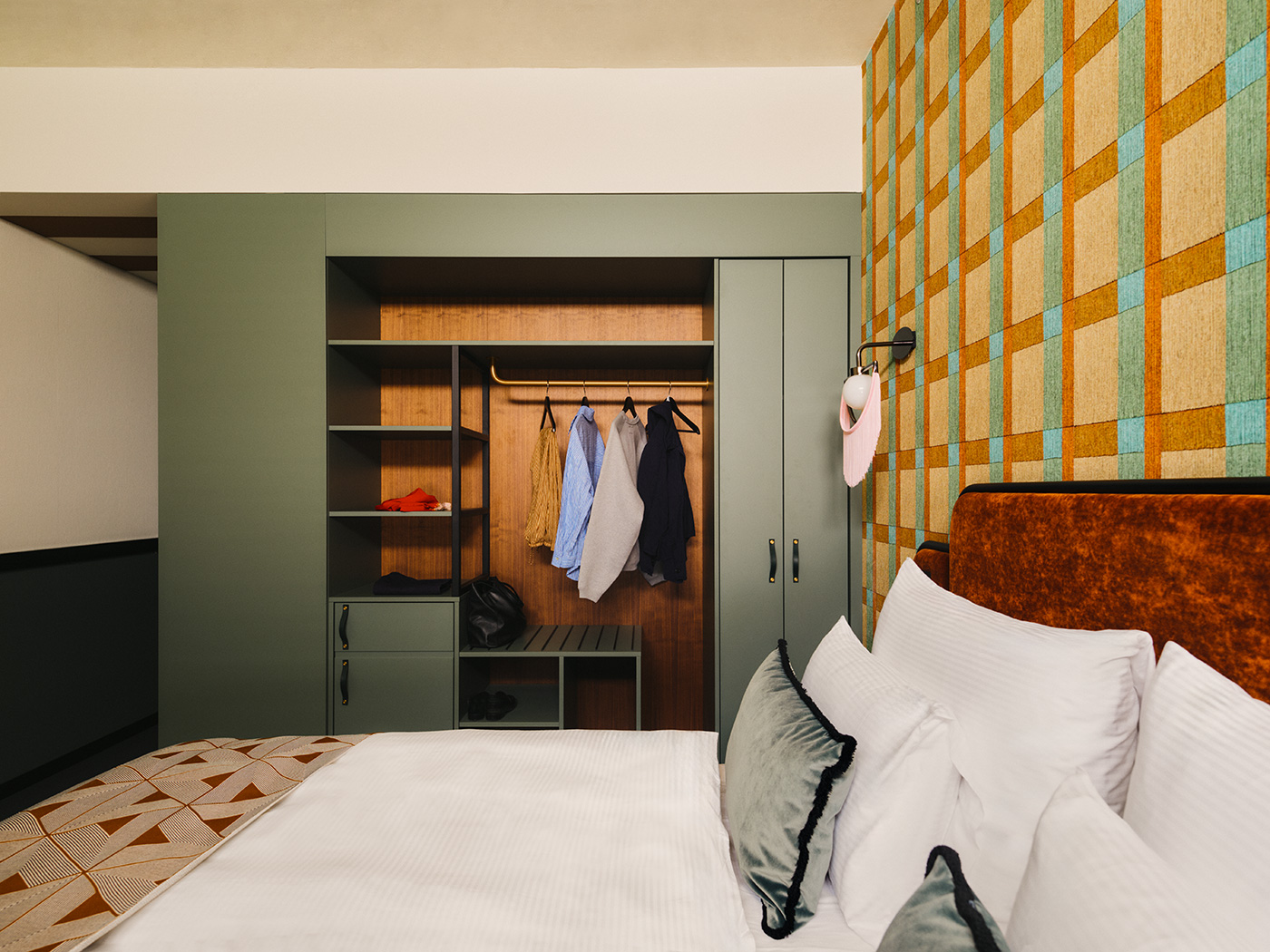 The Home Superior Signature R 02