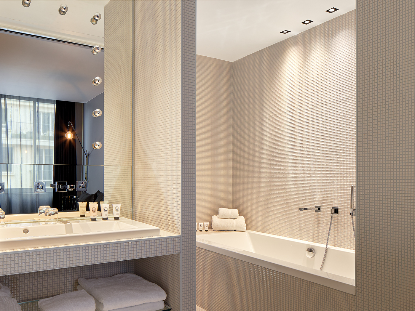 La Maison Champs Elysees Boris Vian Suite V3 R 06