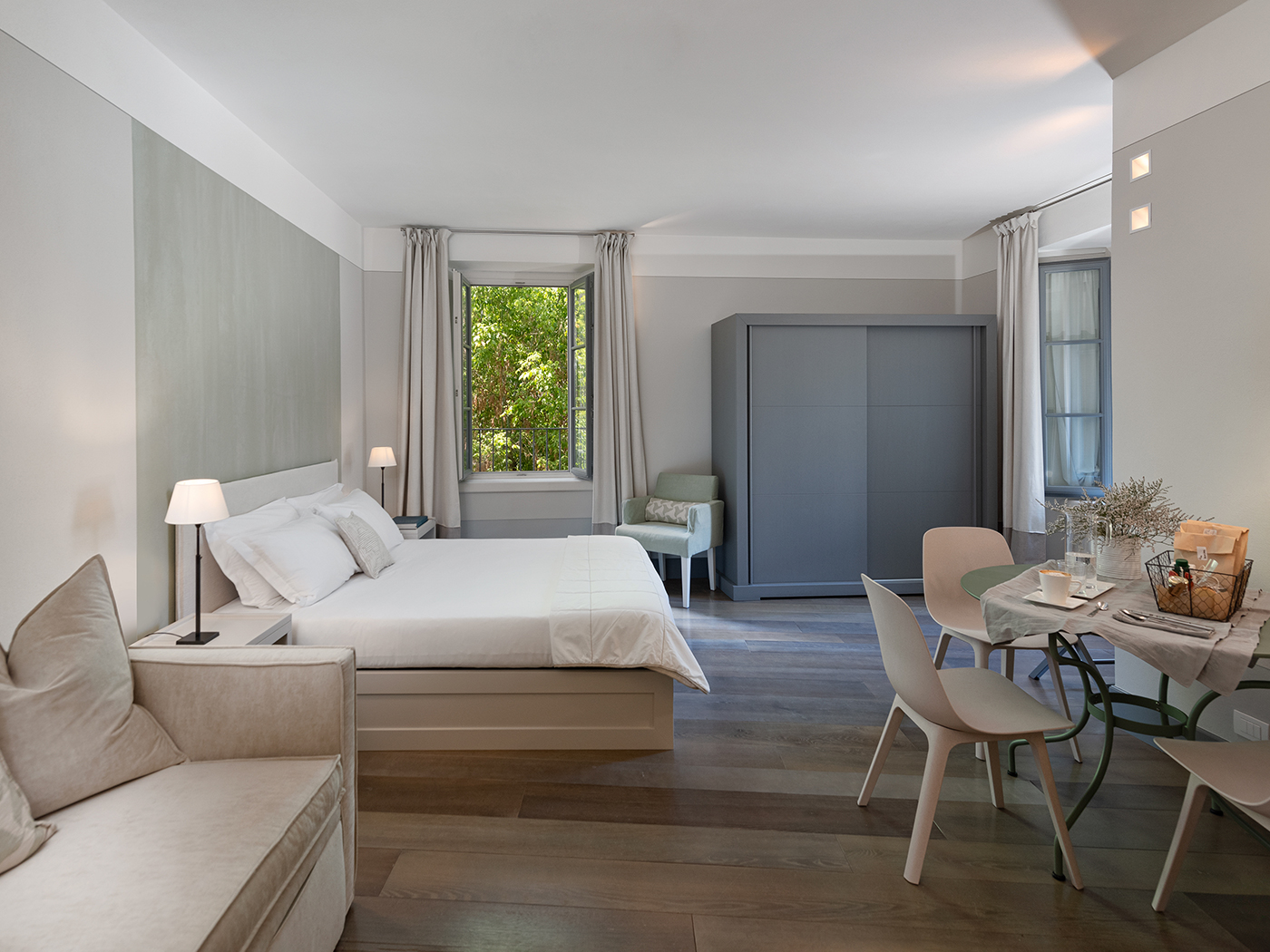 Gombithotel Two Level Suite R 01