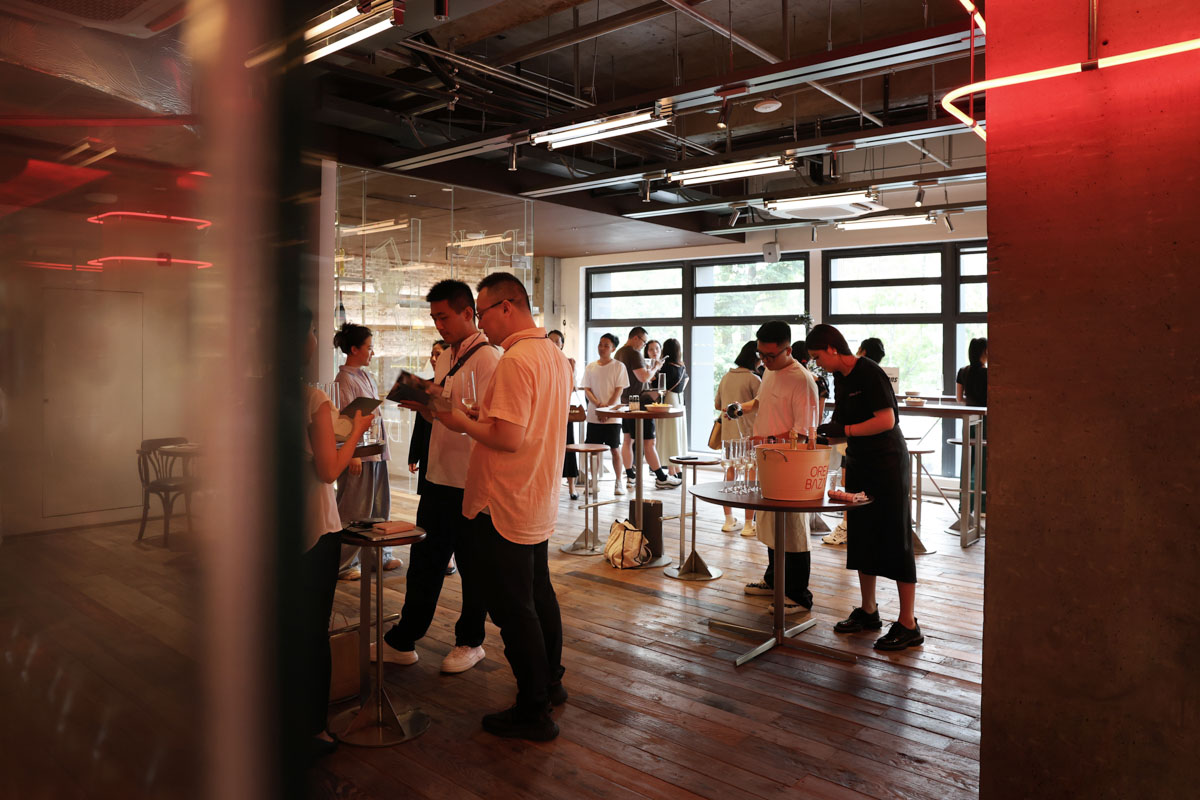 DH24 SALES S Chengdu Travelpro 03