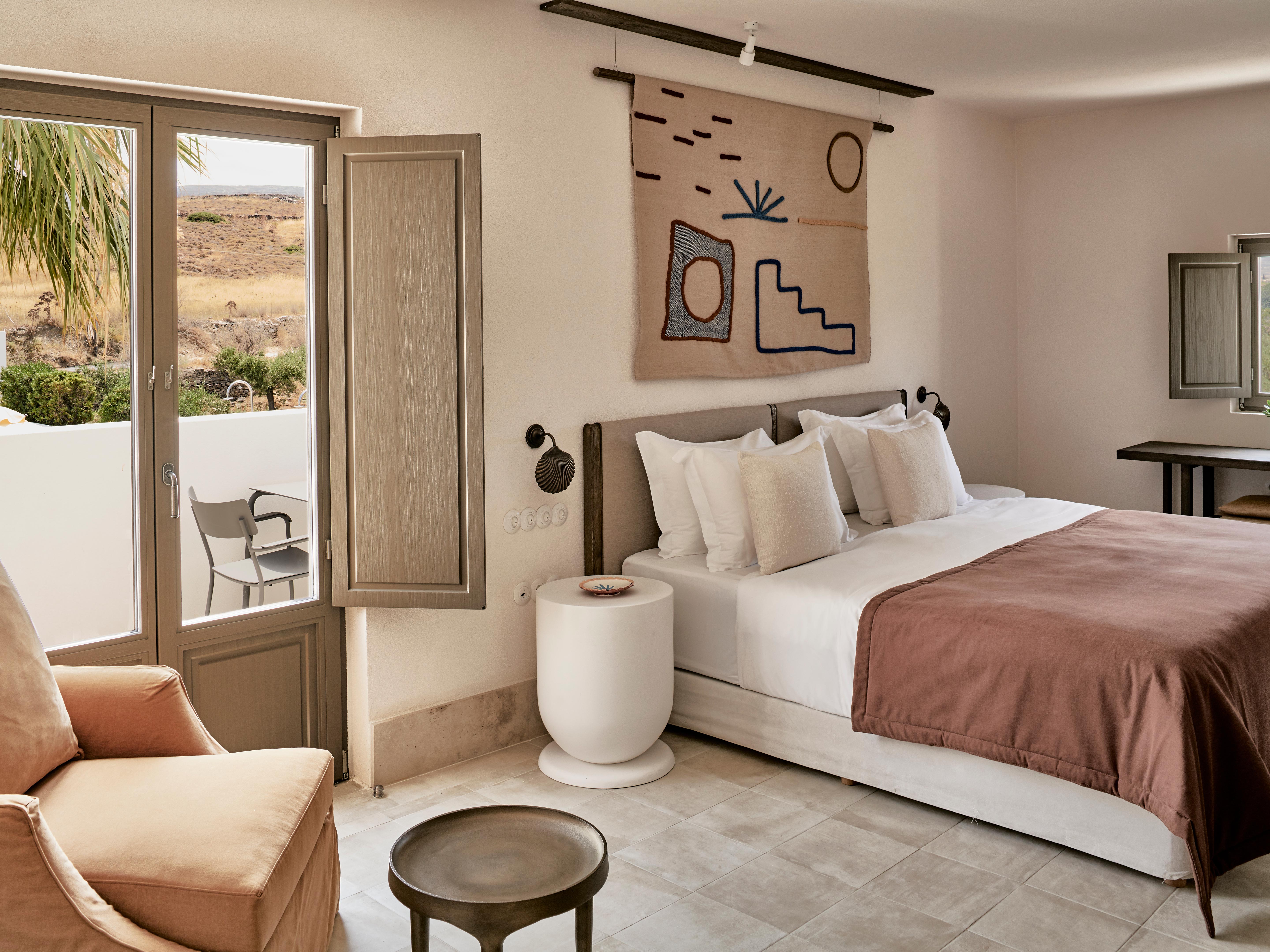Parilio Rooms in Paros