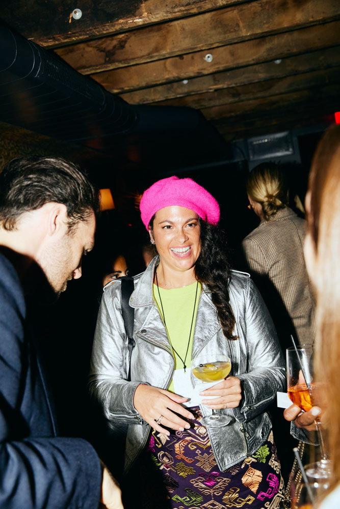 DH SALES24 S NY Travelpro 07